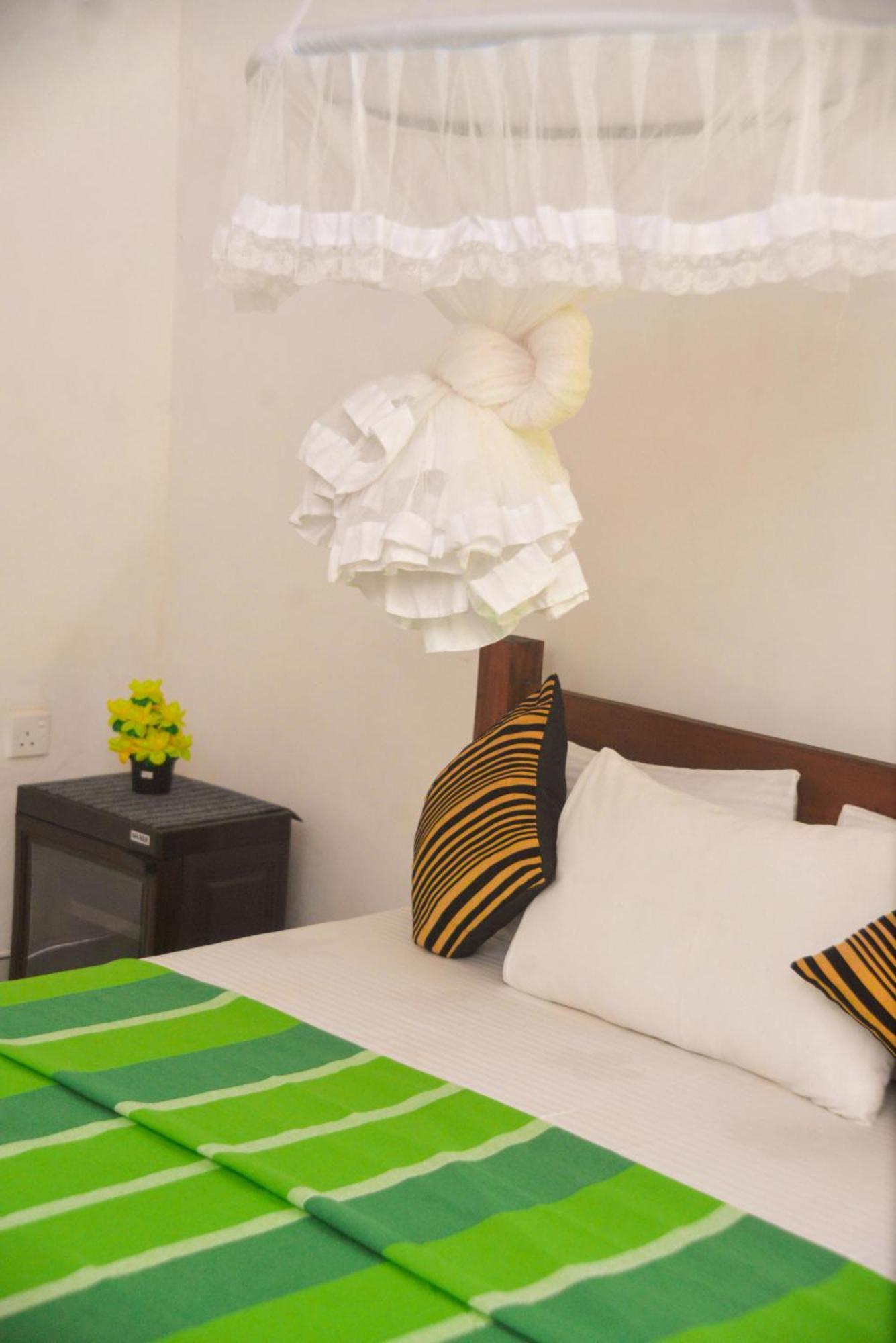 Tropical Garden Homestay Pidurangala Sigiriya Bagian luar foto
