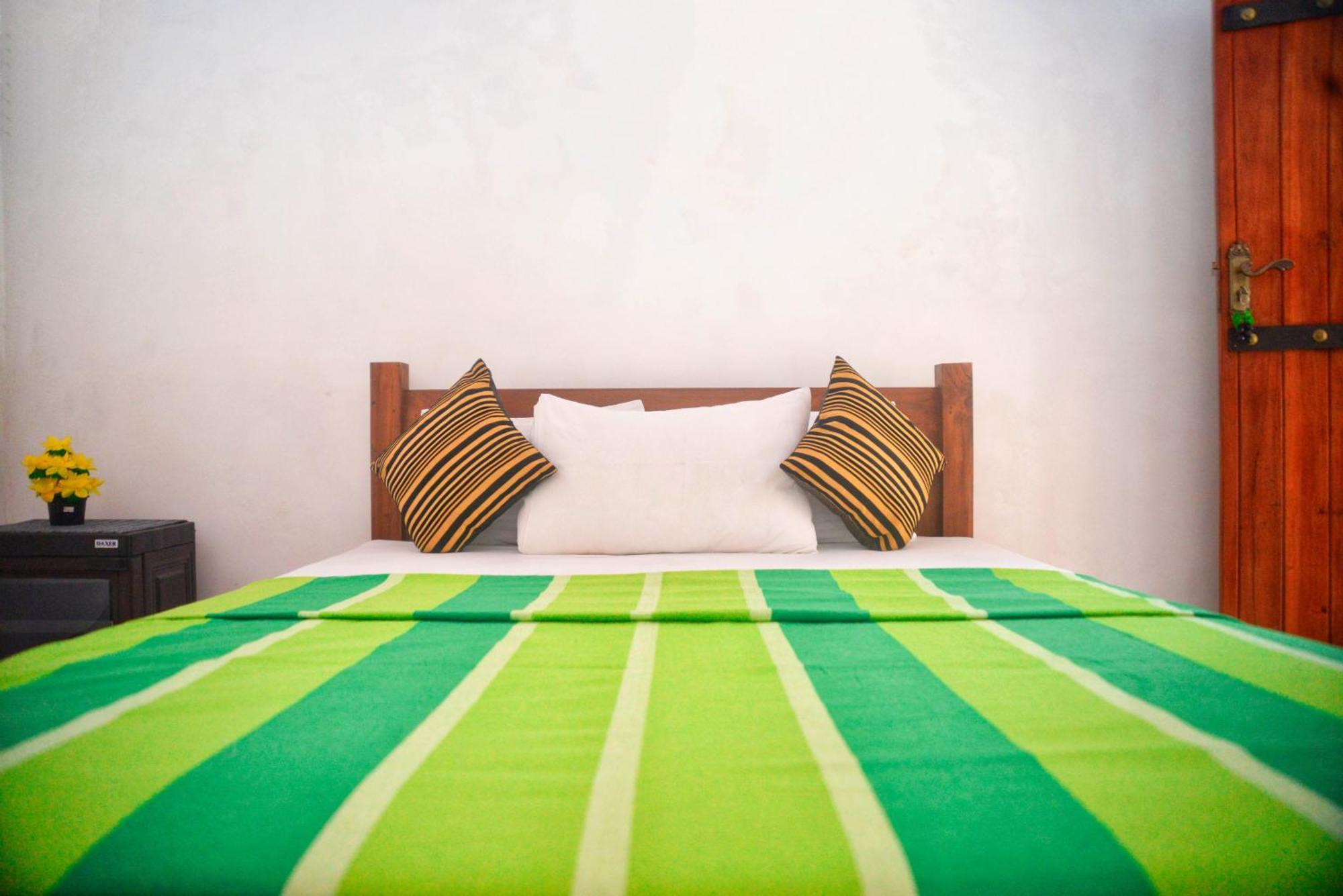 Tropical Garden Homestay Pidurangala Sigiriya Bagian luar foto