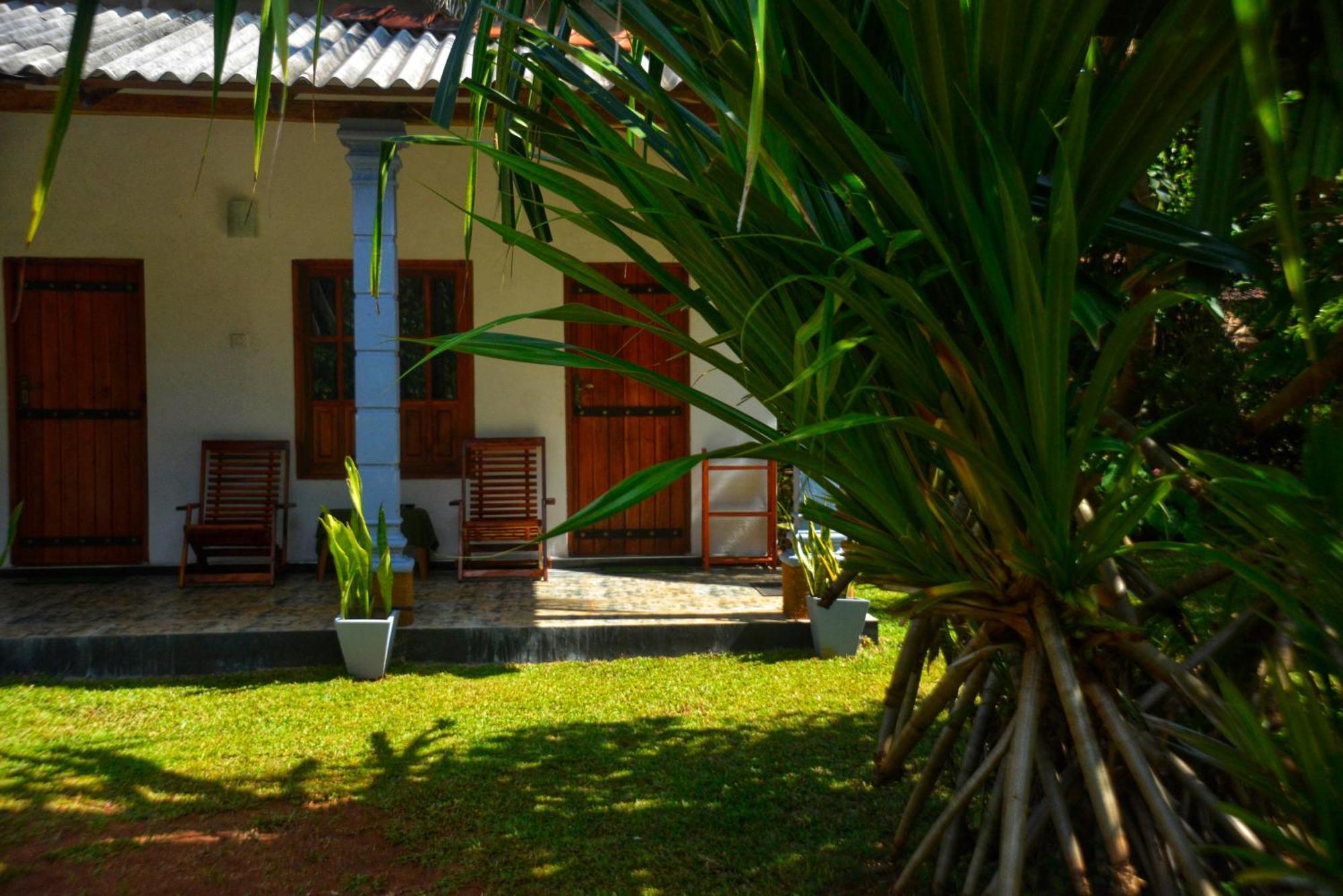 Tropical Garden Homestay Pidurangala Sigiriya Bagian luar foto